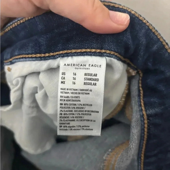 American Eagle Distressed Jeans - Picture 7 of 7